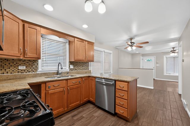 1807 N KEELER Avenue, Chicago, IL 60639