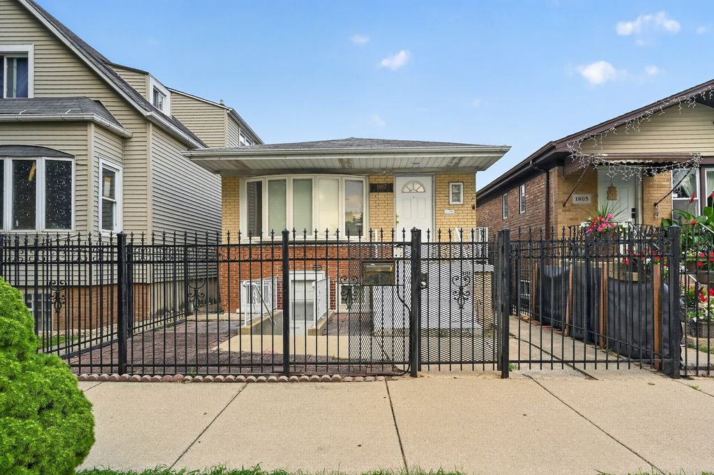 1807 N KEELER Avenue, Chicago, IL 60639