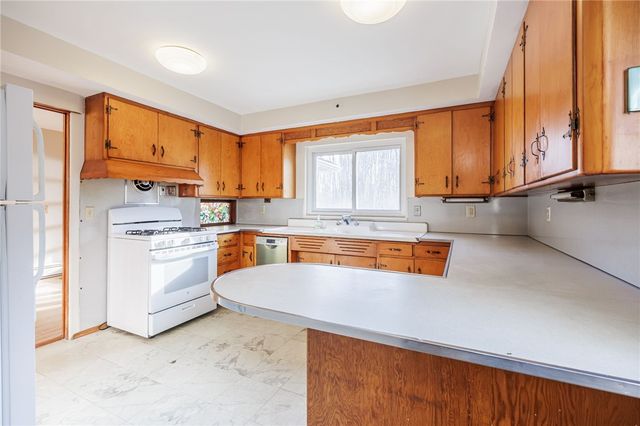 43 River Meadow Drive, Henrietta, NY 14623