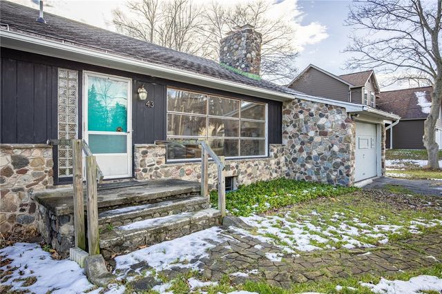 43 River Meadow Drive, Henrietta, NY 14623