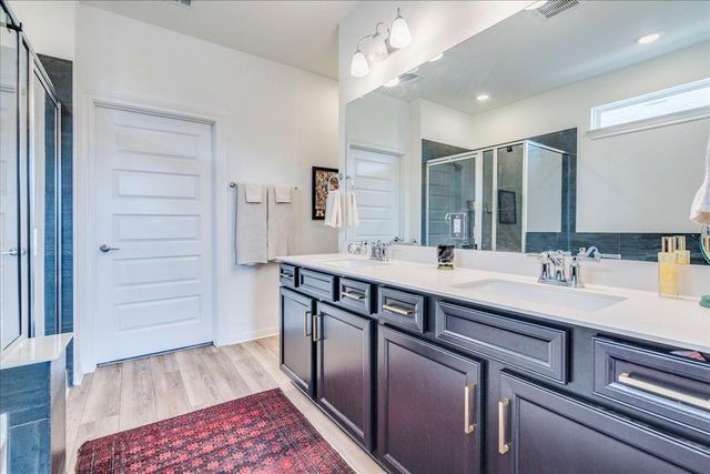 349 Barn Hill LOOP, Dripping Springs, TX 78620