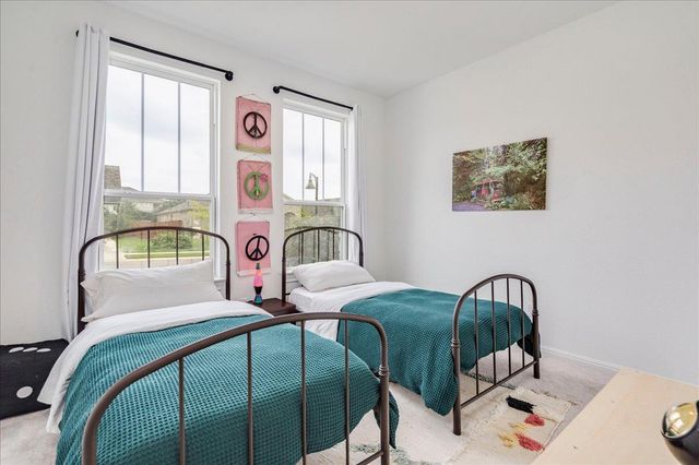 349 Barn Hill LOOP, Dripping Springs, TX 78620