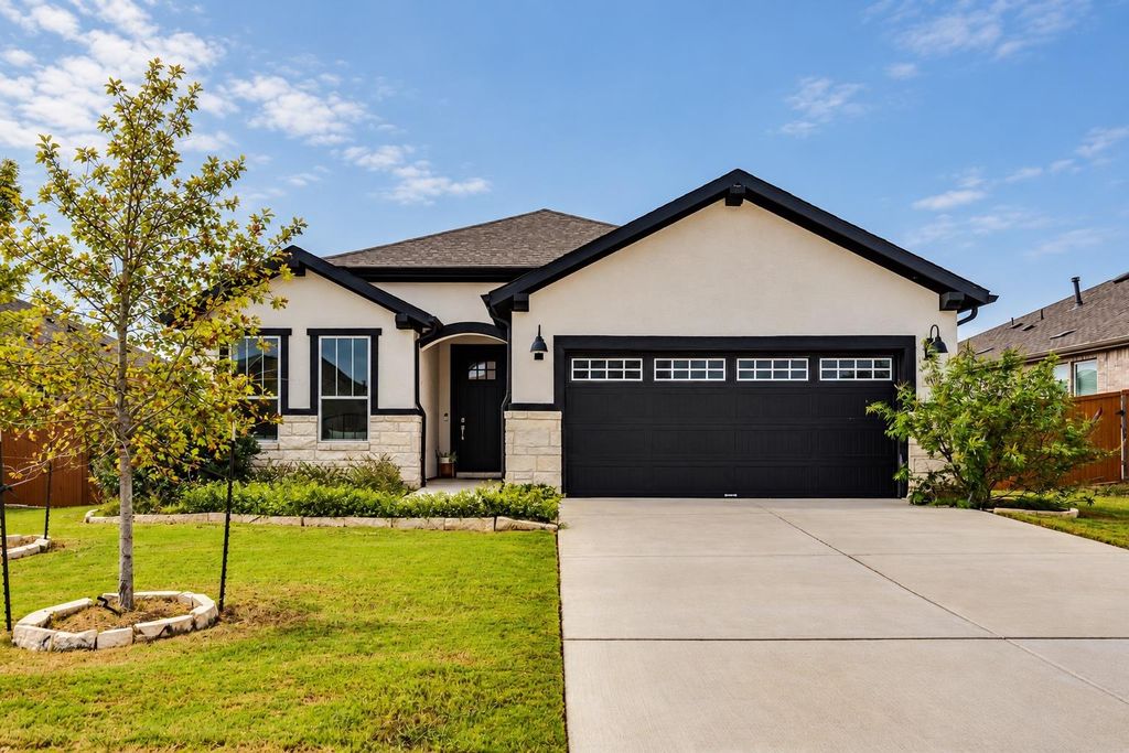 349 Barn Hill LOOP, Dripping Springs, TX 78620