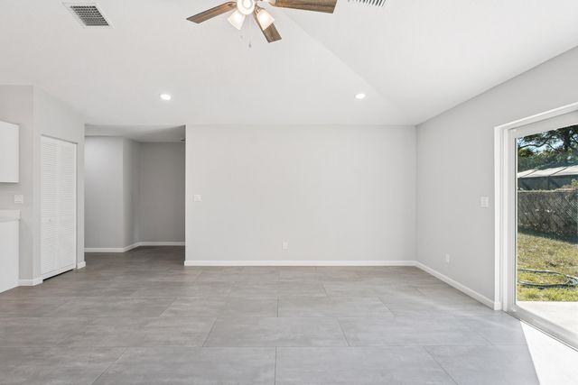 5232 SE 55th Terrace, Stuart, FL 34997