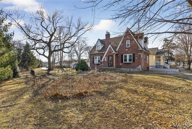 5435 Christy Avenue, St Louis, MO 63116