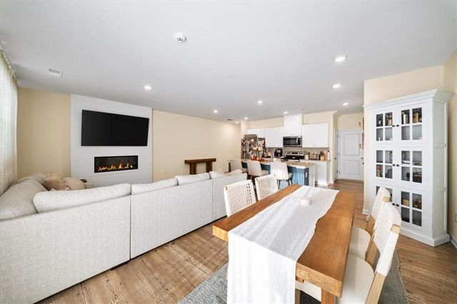 5137 Sidney Square Drive, Flowery Branch, GA 30542