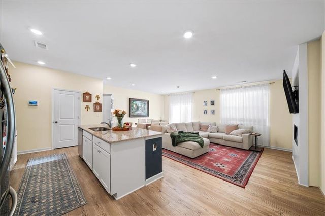 5137 Sidney Square Drive, Flowery Branch, GA 30542