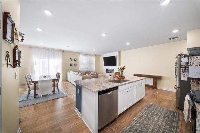 5137 Sidney Square Drive, Flowery Branch, GA 30542