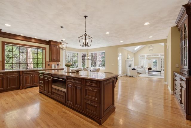 2 Bartlett Road, Westford, MA 01886