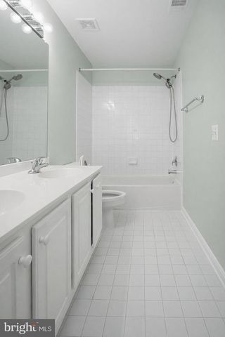 2448 LEYLAND RIDGE RD, Herndon, VA 20171