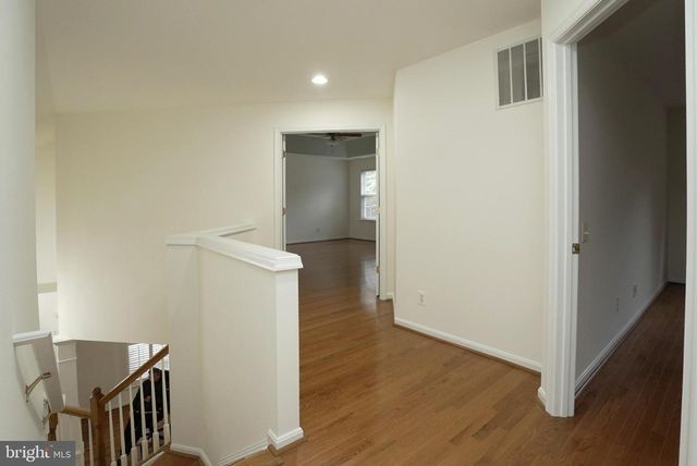 2448 LEYLAND RIDGE RD, Herndon, VA 20171