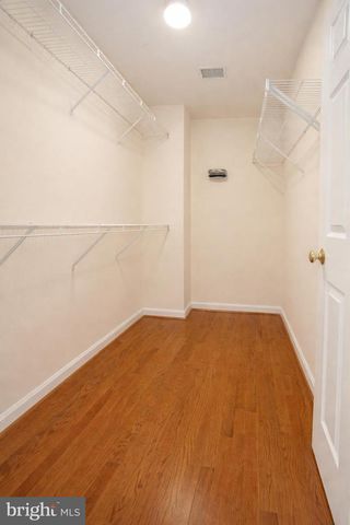 2448 LEYLAND RIDGE RD, Herndon, VA 20171