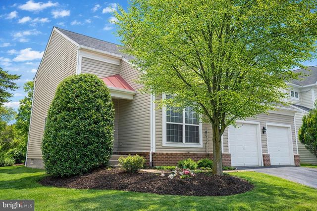 2448 LEYLAND RIDGE RD, Herndon, VA 20171