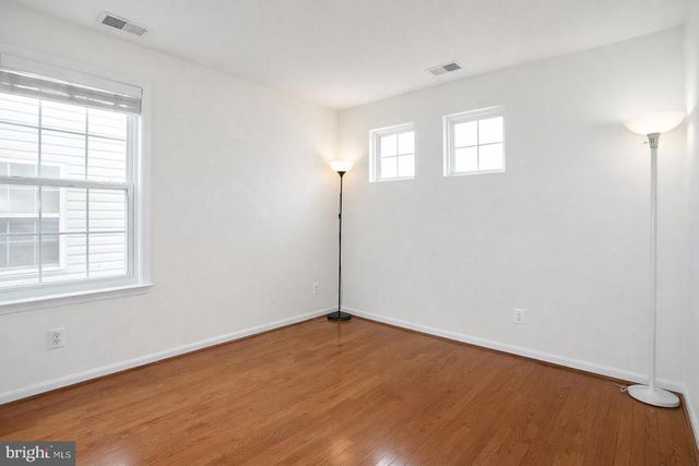 2448 LEYLAND RIDGE RD, Herndon, VA 20171