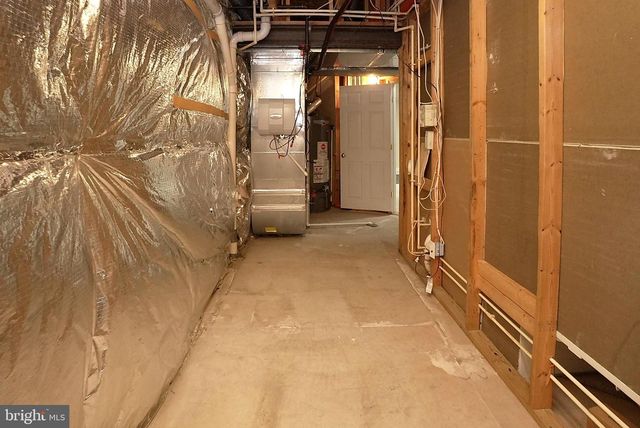 2448 LEYLAND RIDGE RD, Herndon, VA 20171