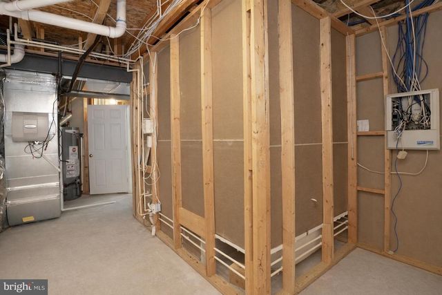 2448 LEYLAND RIDGE RD, Herndon, VA 20171