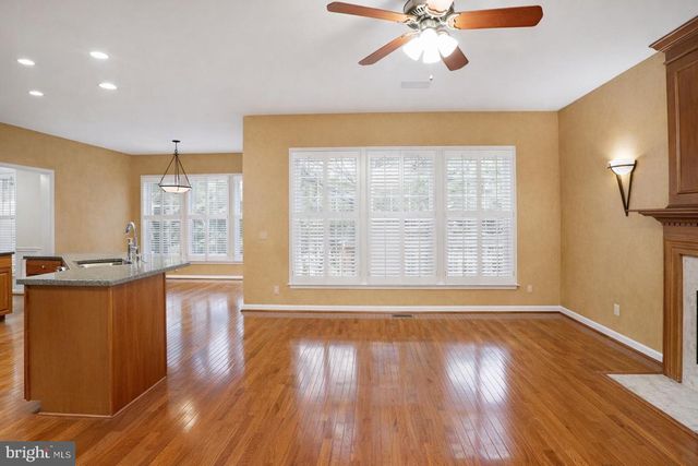 2448 LEYLAND RIDGE RD, Herndon, VA 20171