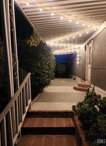 2042 Girard St 68, Delano, CA 93215