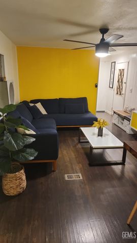 2042 Girard St 68, Delano, CA 93215