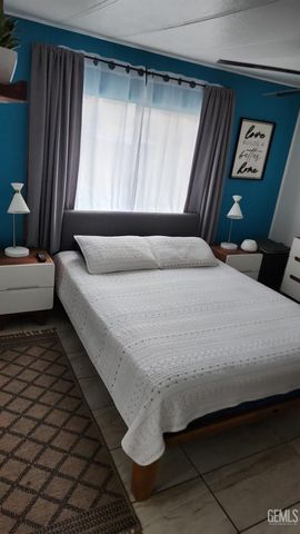 2042 Girard St 68, Delano, CA 93215