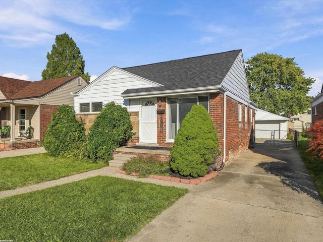 22786 Saxony Avenue, Eastpointe, MI 48021