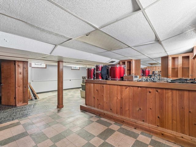 22786 Saxony Avenue, Eastpointe, MI 48021