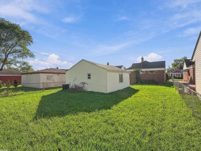 22786 Saxony Avenue, Eastpointe, MI 48021