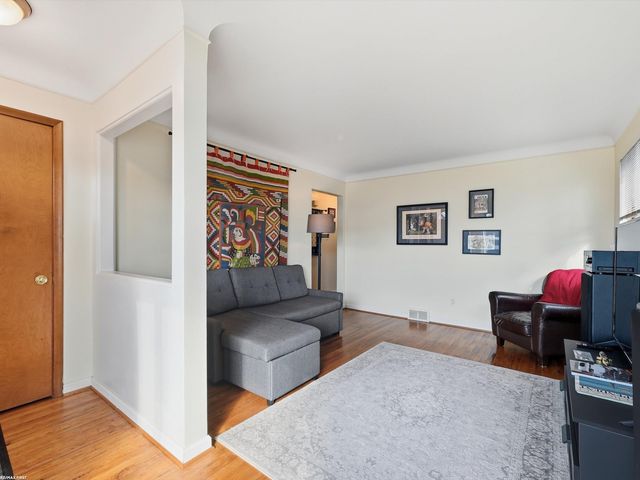 22786 Saxony Avenue, Eastpointe, MI 48021