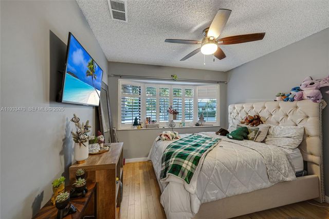 15035 NW 88th Ct, Miami Lakes, FL 33018