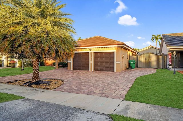 15035 NW 88th Ct, Miami Lakes, FL 33018