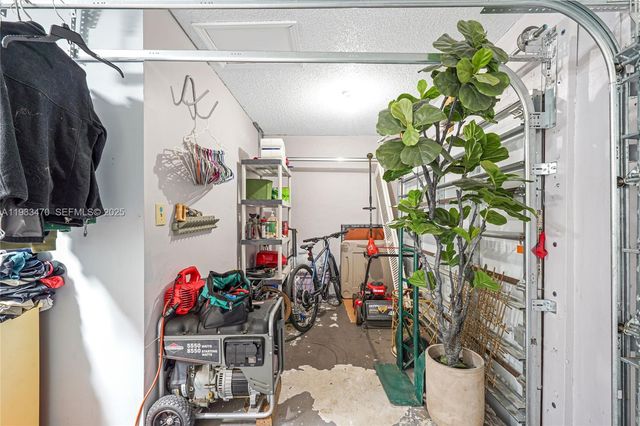 15035 NW 88th Ct, Miami Lakes, FL 33018