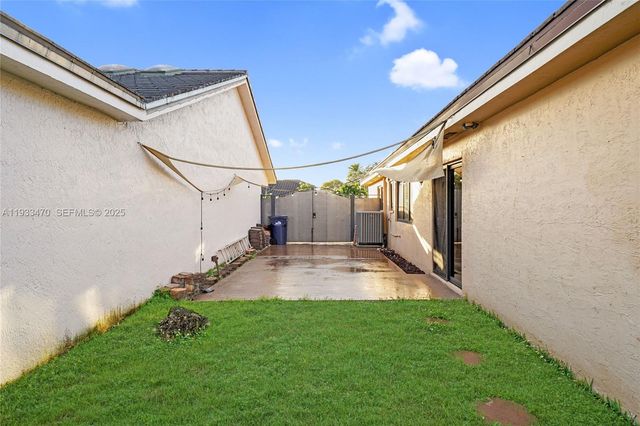 15035 NW 88th Ct, Miami Lakes, FL 33018