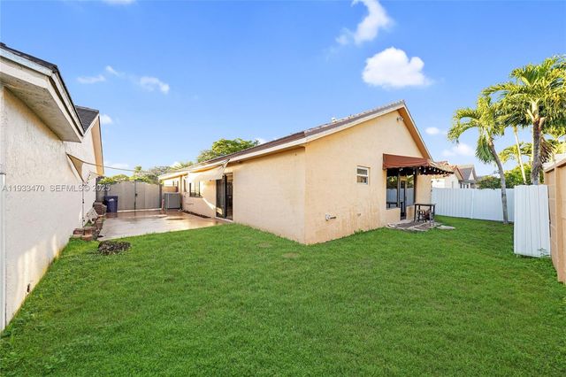 15035 NW 88th Ct, Miami Lakes, FL 33018