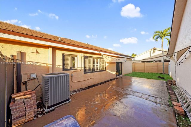 15035 NW 88th Ct, Miami Lakes, FL 33018