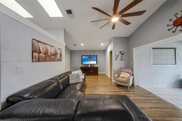 15035 NW 88th Ct, Miami Lakes, FL 33018