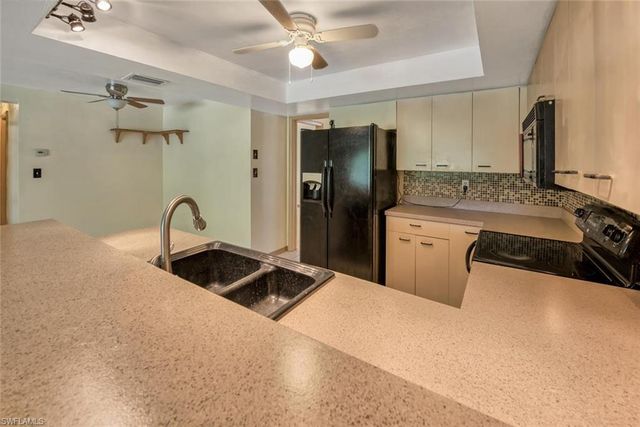 29 Caribbean RD, Naples, FL 34108