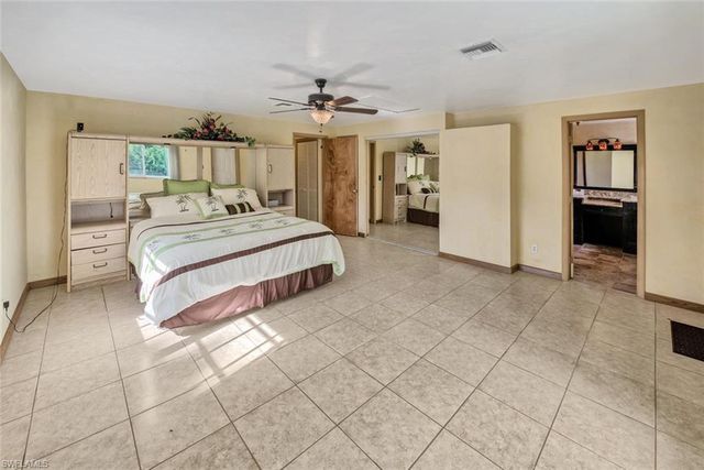 29 Caribbean RD, Naples, FL 34108
