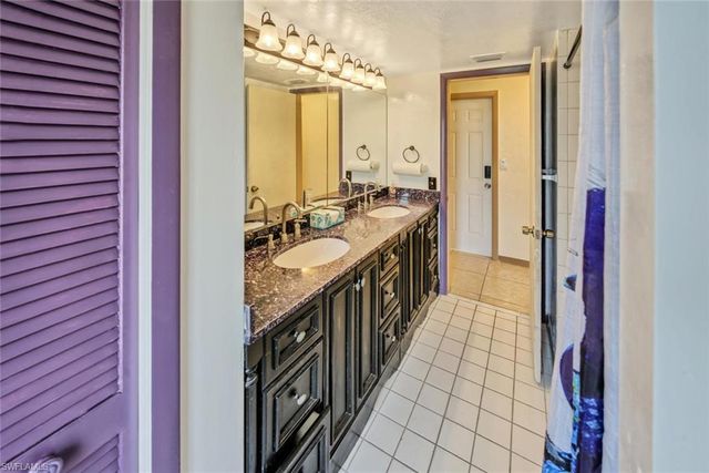 29 Caribbean RD, Naples, FL 34108