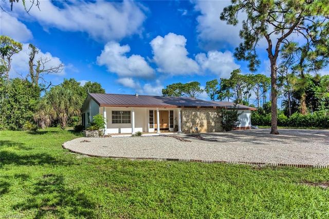 29 Caribbean RD, Naples, FL 34108
