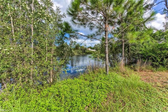 29 Caribbean RD, Naples, FL 34108