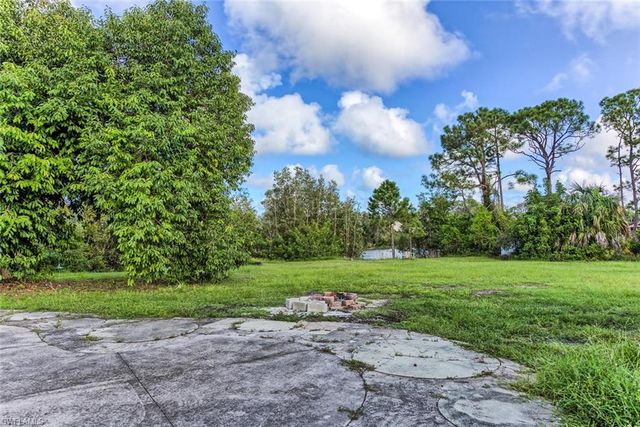 29 Caribbean RD, Naples, FL 34108