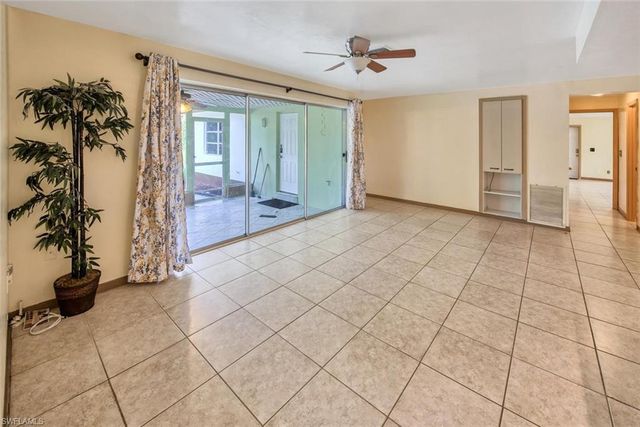 29 Caribbean RD, Naples, FL 34108