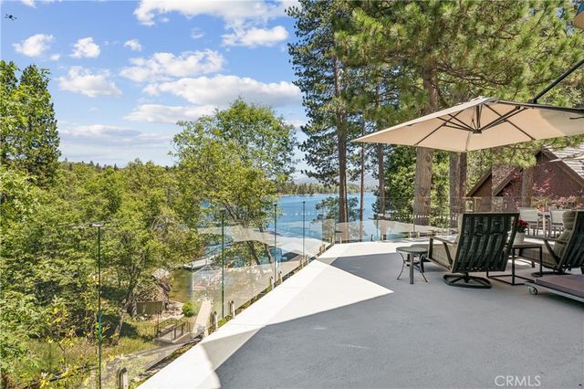 27720 Hamiltair Drive, Lake Arrowhead, CA 92352