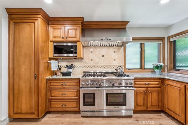 27720 Hamiltair Drive, Lake Arrowhead, CA 92352