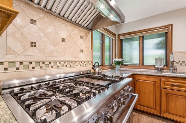 27720 Hamiltair Drive, Lake Arrowhead, CA 92352