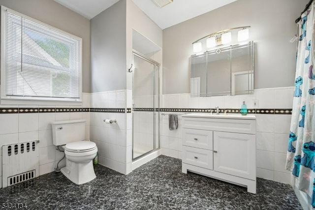 223 Keats Ave, Elizabeth City, NJ 07208