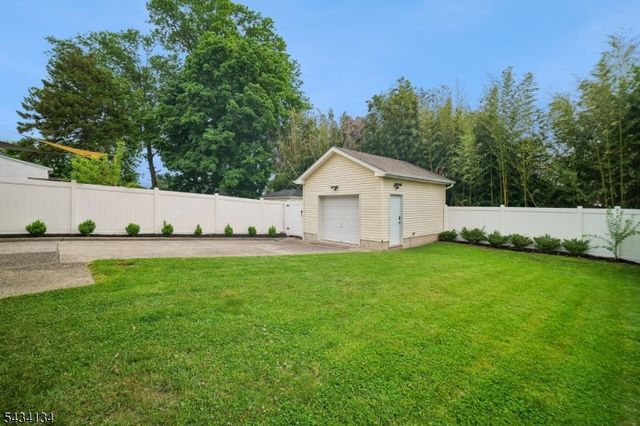 223 Keats Ave, Elizabeth City, NJ 07208