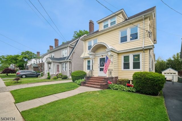 223 Keats Ave, Elizabeth City, NJ 07208