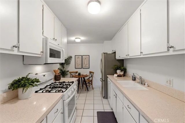 4818 Hollow Corner 268, Culver City, CA 90230