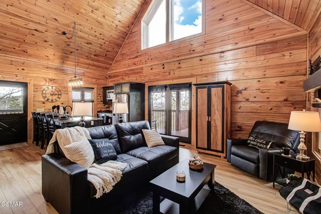 2018 Bill Flagle Way, Sevierville, TN 37876